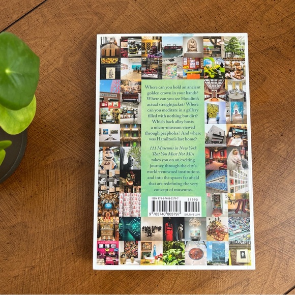 Book - 111 Museums in New York That You Must Not Miss - Picture 3 of 3